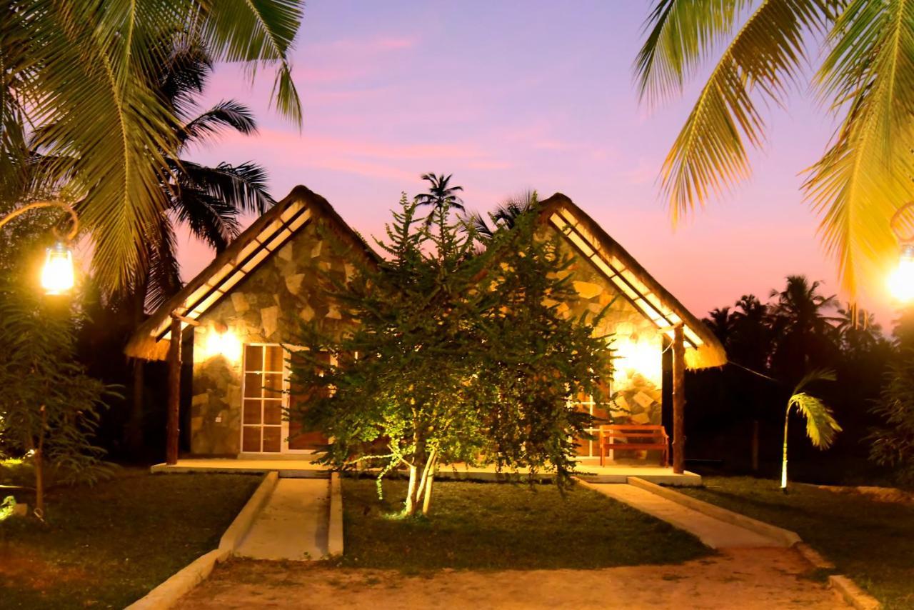 Coco Village Hotel Chilaw Bangadeniya Exterior foto